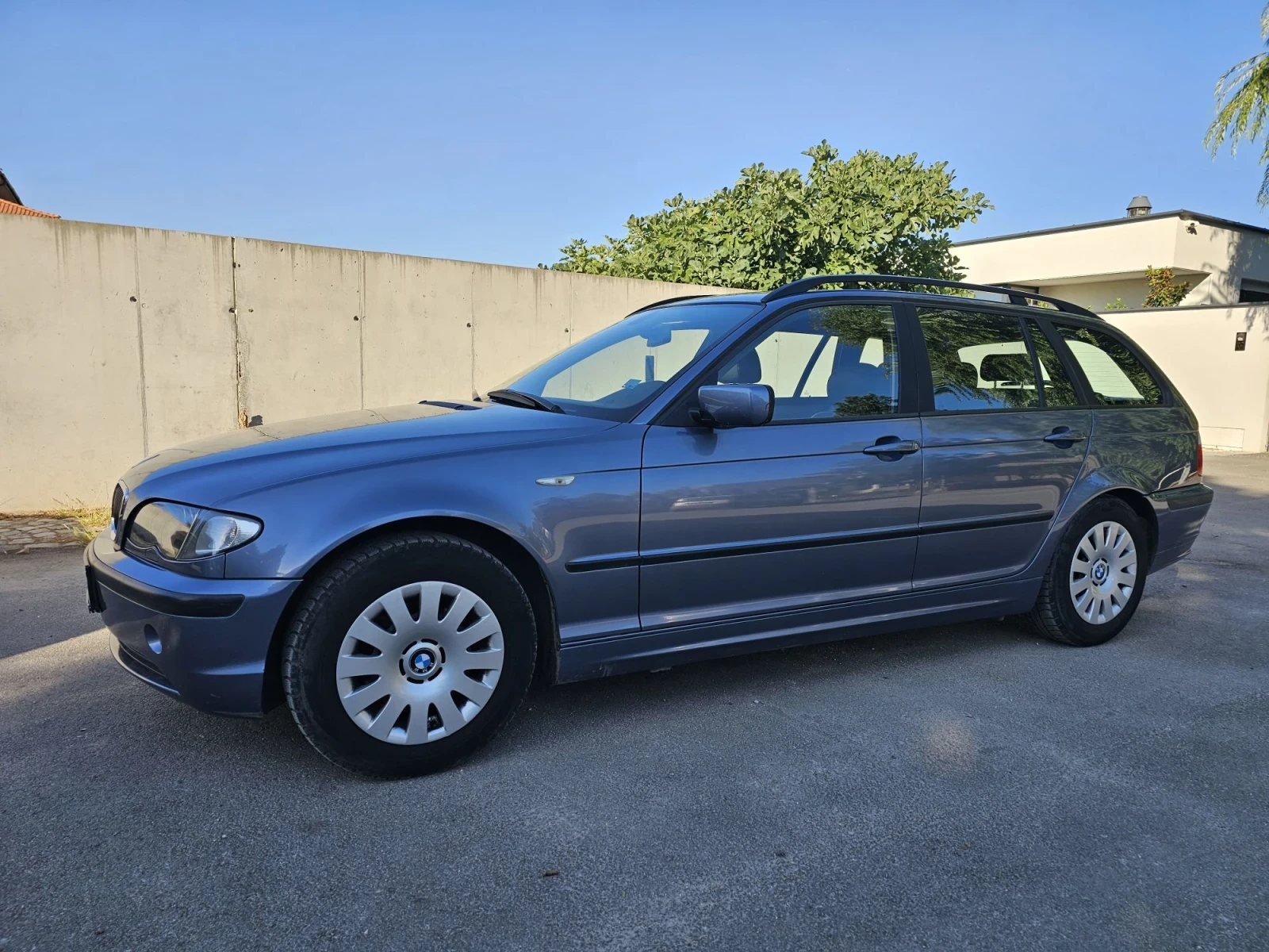 BMW 318 i Edition Exclusive XENON NAVI кожа, снимка 2 - Автомобили и джипове - 56203512