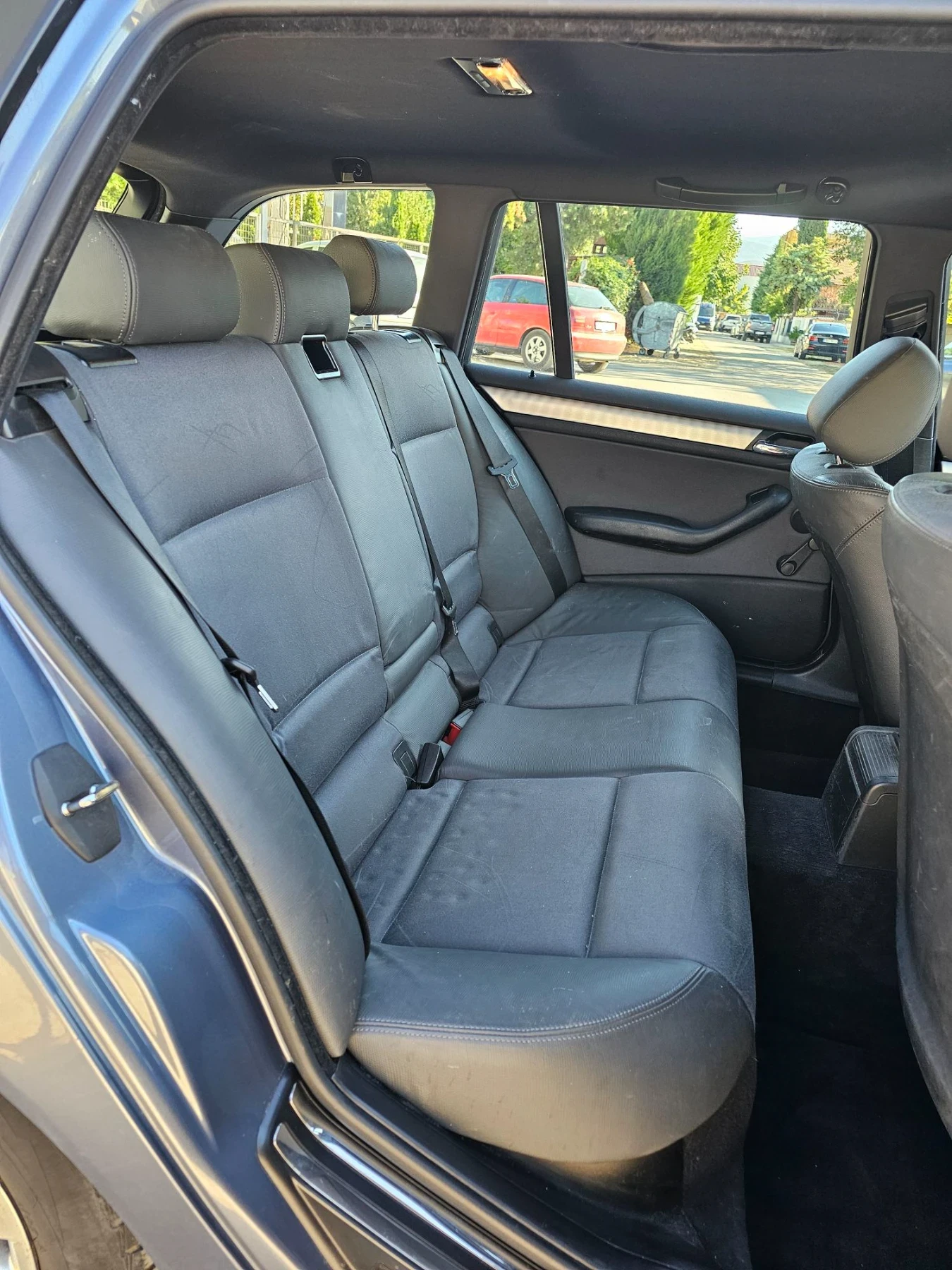 BMW 318 i Edition Exclusive XENON NAVI кожа, снимка 10 - Автомобили и джипове - 56203512