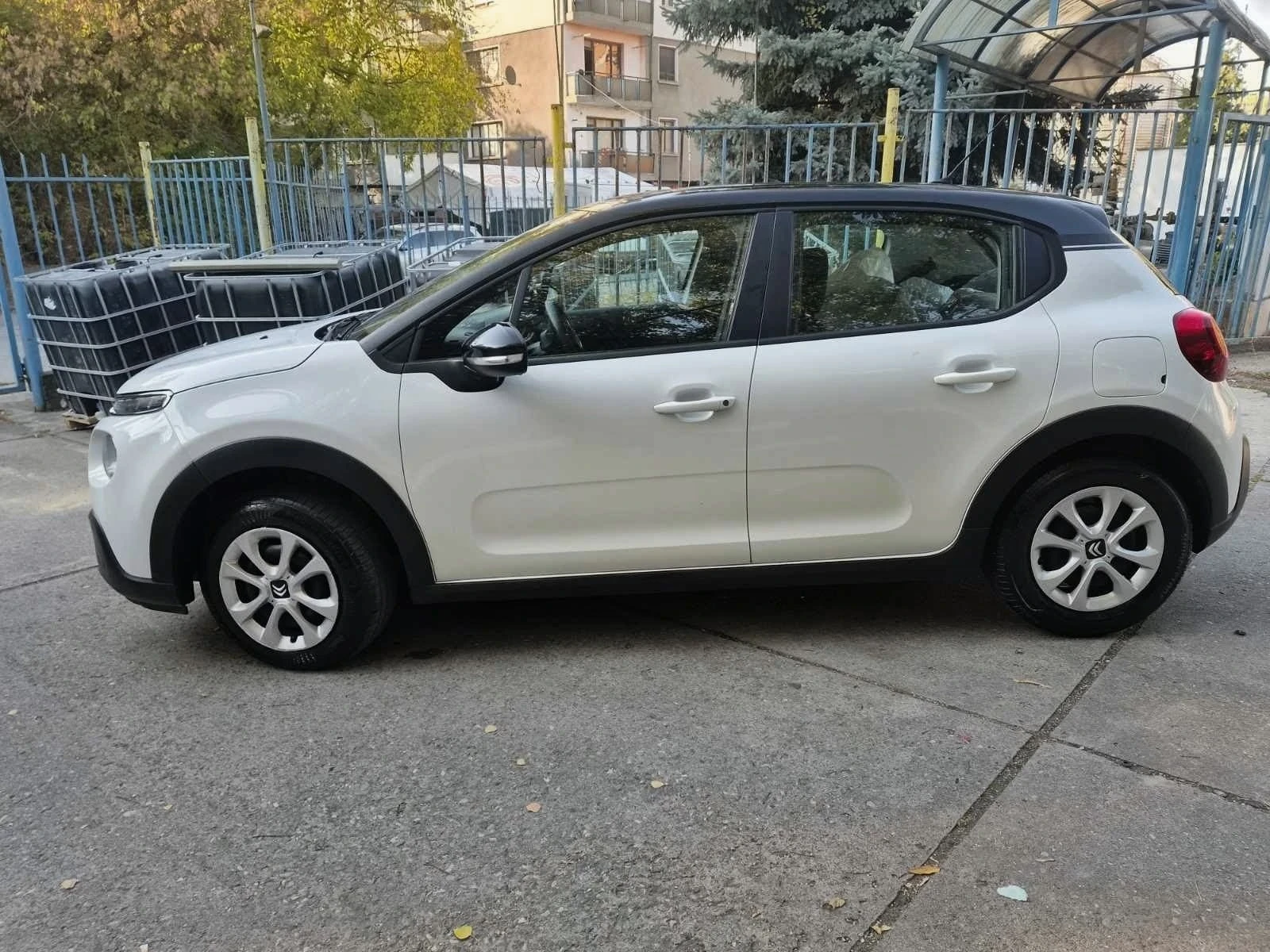 Citroen C3 1.2i, снимка 2 - Автомобили и джипове - 56404527