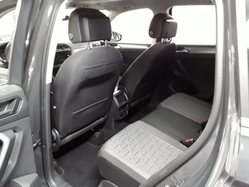 VW Tiguan 2.0TDI/150/AUTOMATIC 4x4, снимка 7 - Автомобили и джипове - 47653382