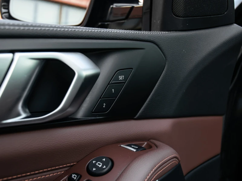 BMW X5 40i xDrive / M-Sport / HUD / PANO / 360, снимка 6 - Автомобили и джипове - 52749524