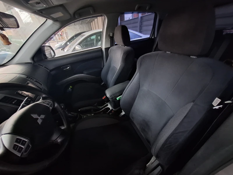 Mitsubishi Outlander, снимка 11 - Автомобили и джипове - 52614972