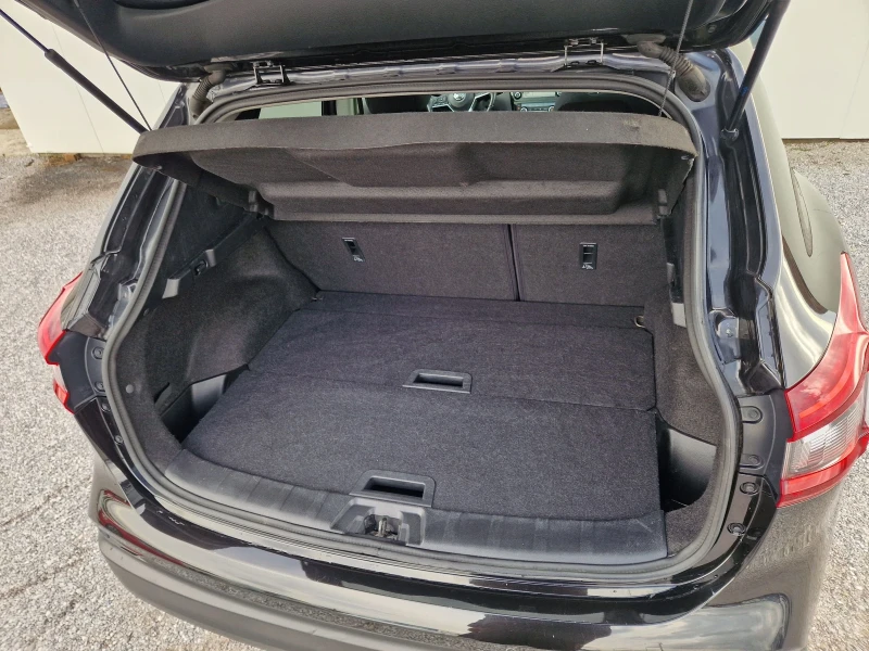 Nissan Qashqai 1.6DCi 4x4 Tekna Facelift Fullled, снимка 12 - Автомобили и джипове - 53375312