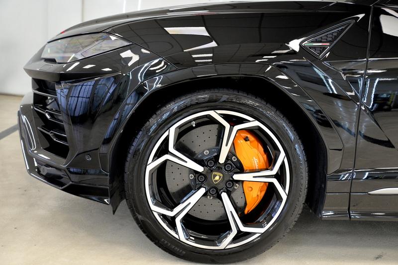 Lamborghini Urus 4.0 V8 4WD Bang&Olufsen AKRAPOVIC, снимка 13 - Автомобили и джипове - 35272367