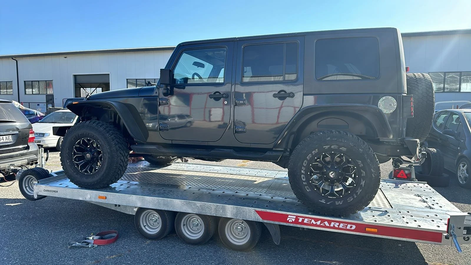 Jeep Wrangler SAHARA - изображение 2
