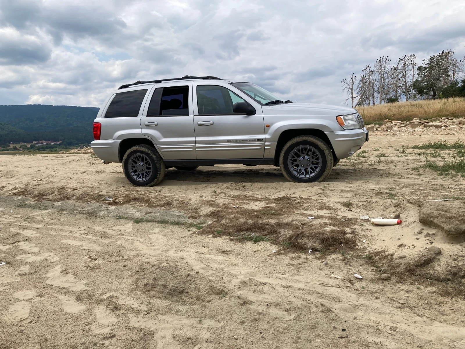 Jeep Grand cherokee  - изображение 2