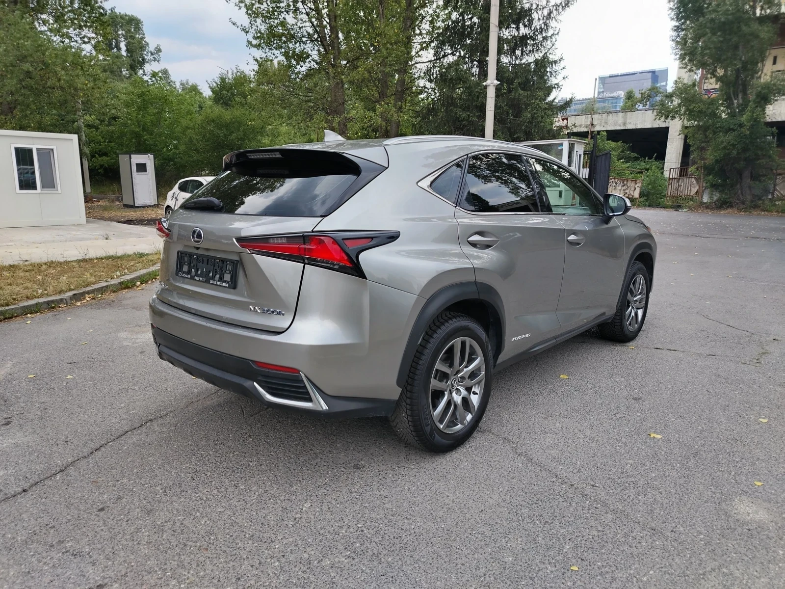 Lexus NX 300h 300 HYBRID/4X4/ГАРАНЦИЯ 2030Г - изображение 5