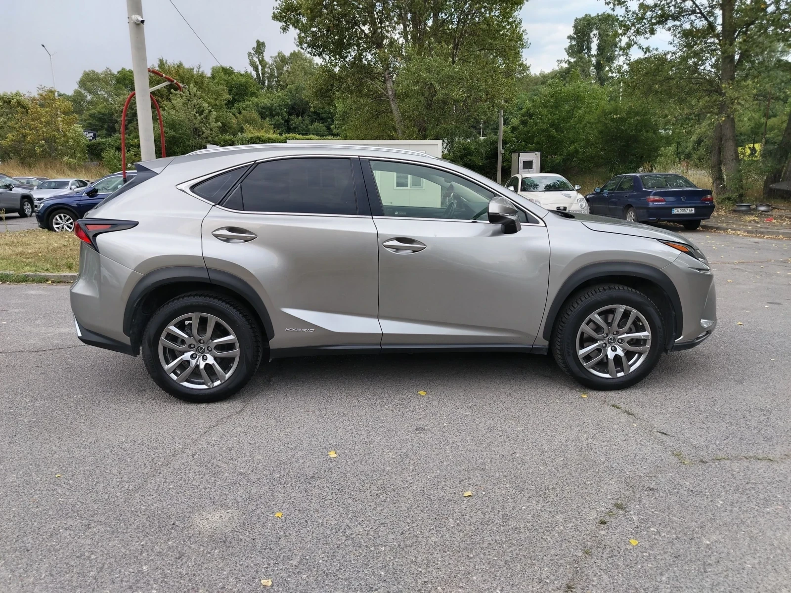 Lexus NX 300h 300 HYBRID/4X4/ГАРАНЦИЯ 2030Г - изображение 4