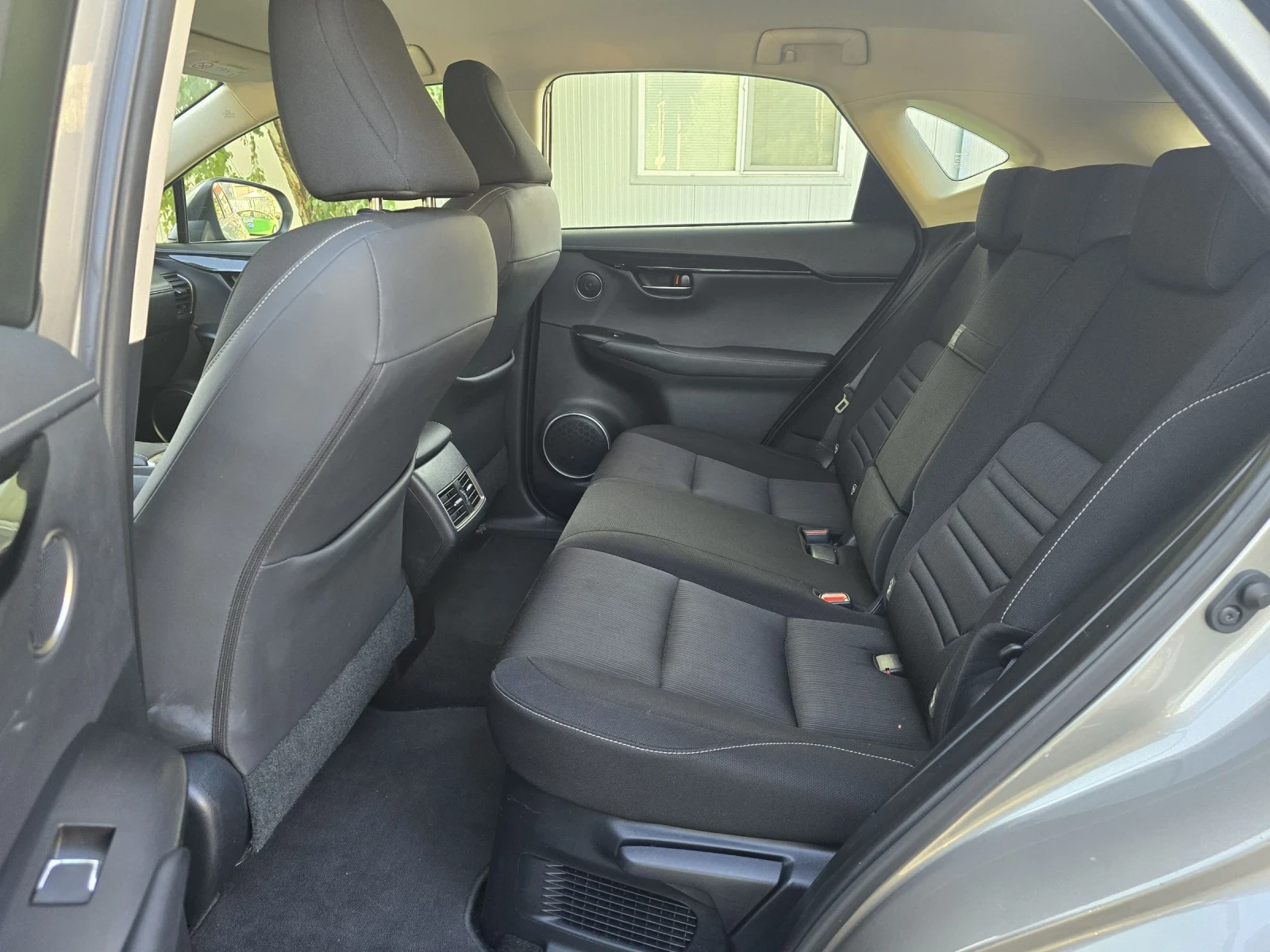 Lexus NX 300h 300 HYBRID/4X4/ГАРАНЦИЯ 2030Г - изображение 10