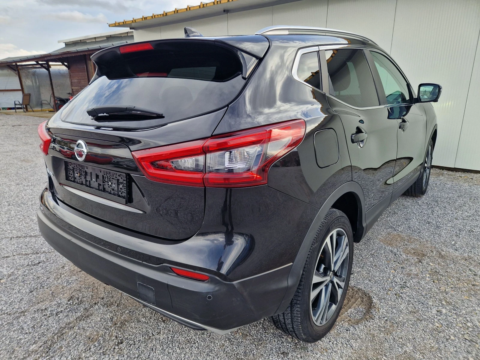 Nissan Qashqai 1.6DCi 4x4 Tekna Facelift Fullled - изображение 2