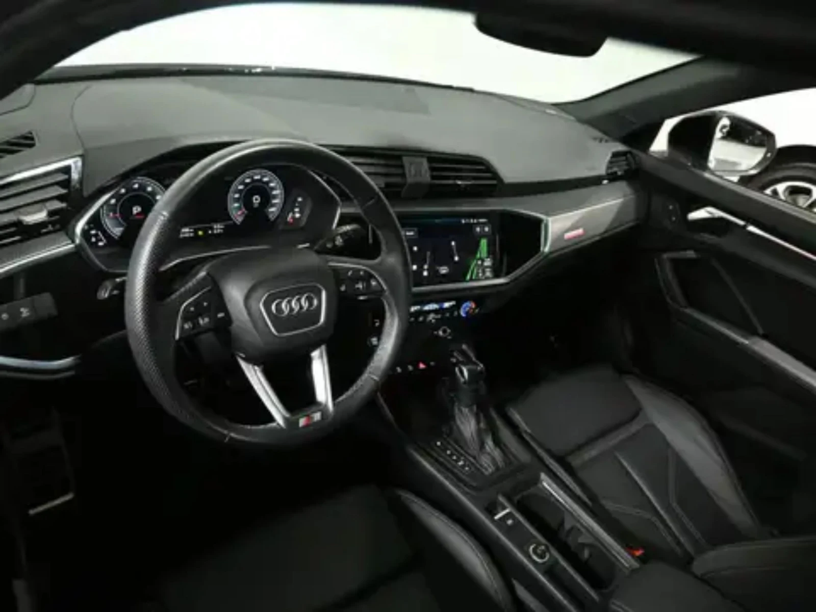 Audi Q3 2023/S-line/SONOS AUDIO/CAMERA/PANO/4X4, снимка 9 - Автомобили и джипове - 53887973