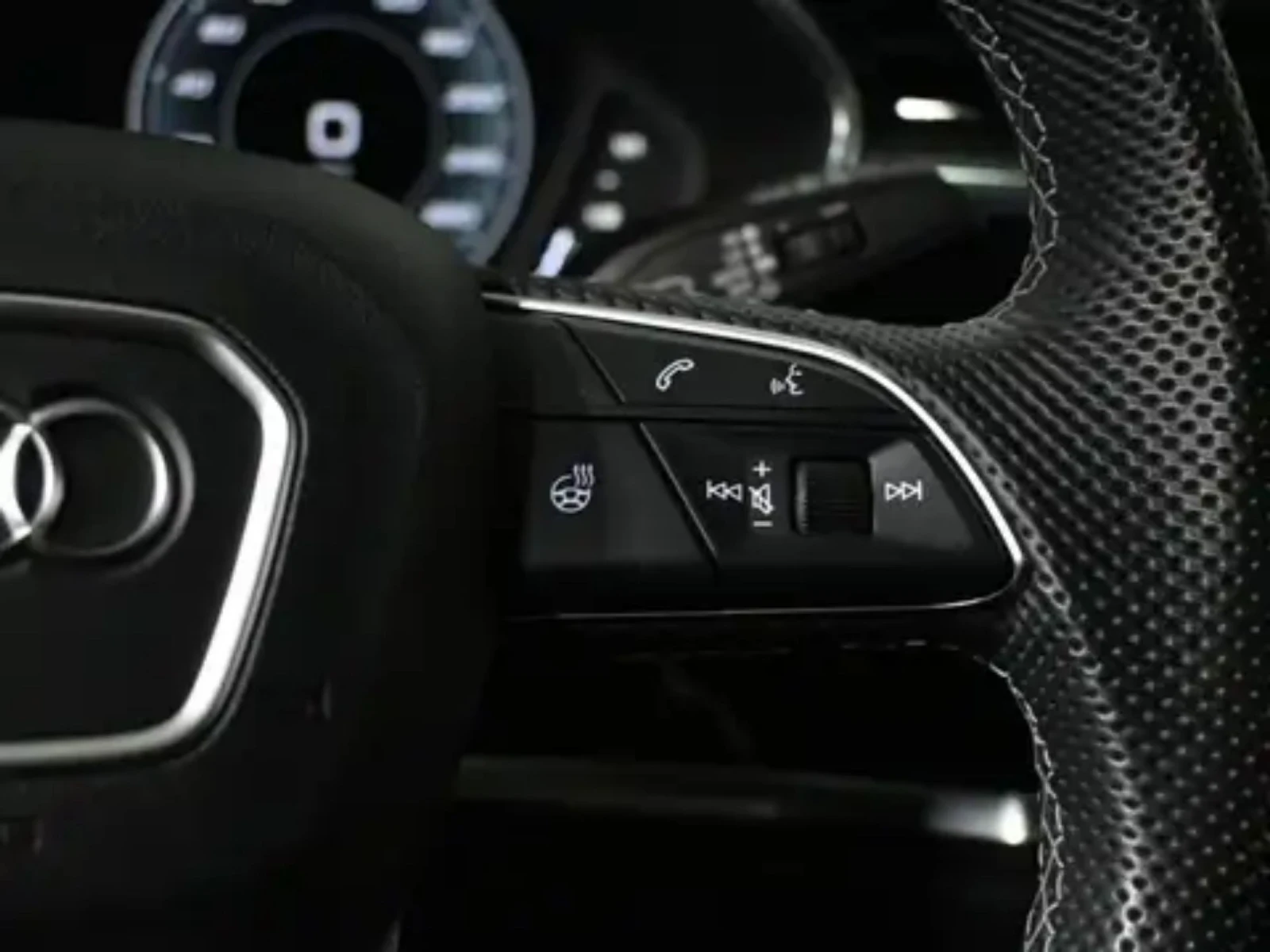 Audi Q3 2023/S-line/SONOS AUDIO/CAMERA/PANO/4X4, снимка 12 - Автомобили и джипове - 53887973