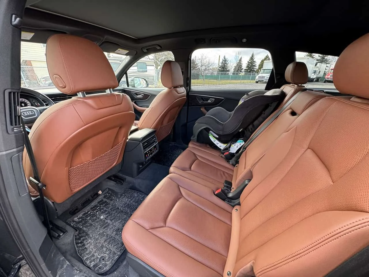 Audi Q7 * Progressiv * ДИСТРОНИК * 360 * S LINE * ОБДУХВАН, снимка 13 - Автомобили и джипове - 53940711