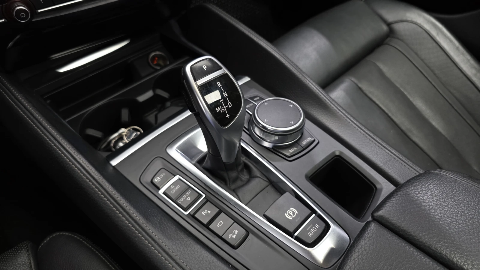 BMW X6 xDrive30d* HUD* ЕЛ. БАГАЖНИК* 360* КРАЙНА ЦЕНА, снимка 9 - Автомобили и джипове - 55367109