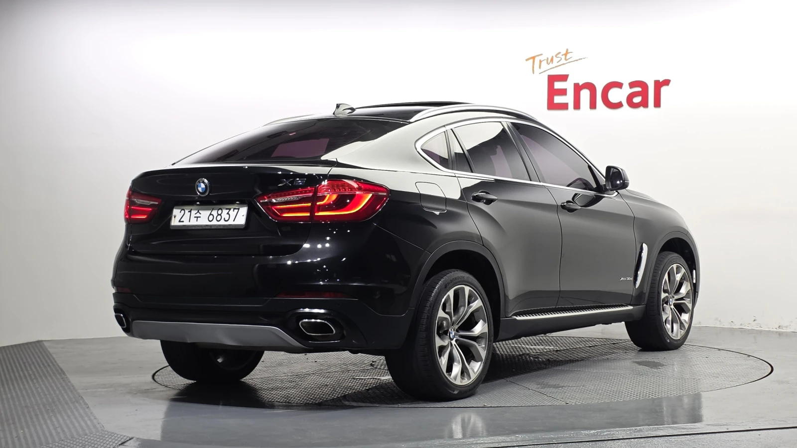 BMW X6 xDrive30d* HUD* ЕЛ. БАГАЖНИК* 360* КРАЙНА ЦЕНА, снимка 2 - Автомобили и джипове - 55367109