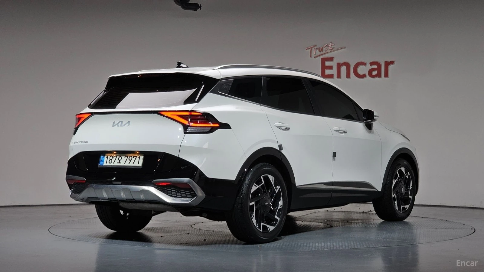 Kia Sportage NOBLESSE/DRIVE-ASSISTS/DIGITAL/1.6-TURBO, снимка 3 - Автомобили и джипове - 55678932