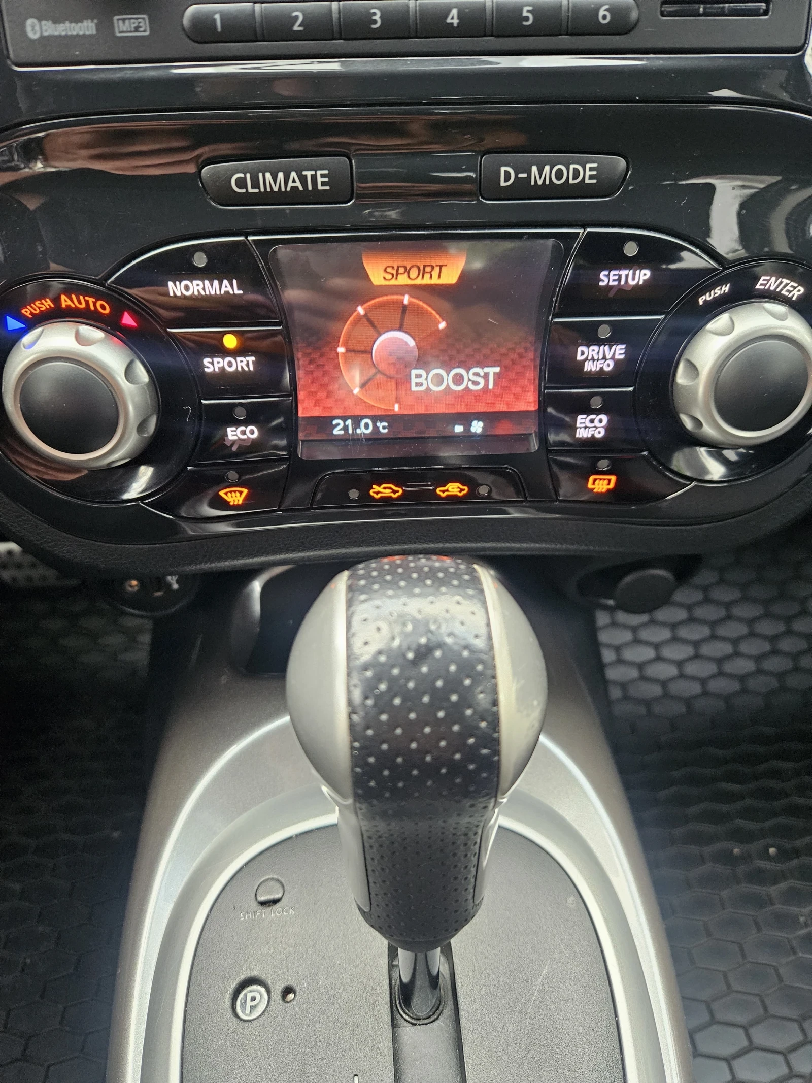 Nissan Juke 1.6, снимка 9 - Автомобили и джипове - 56168425