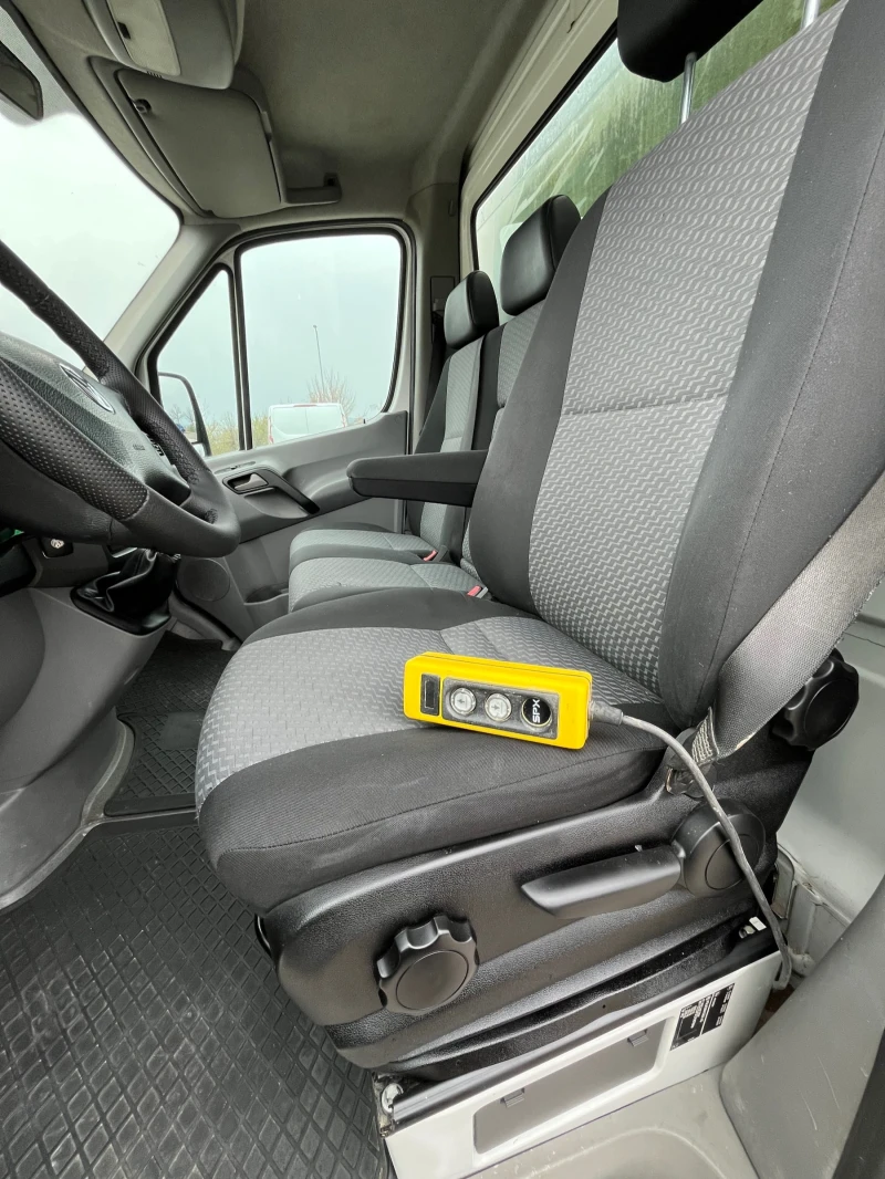 VW Crafter Самосвал 3, 5 тона Б категория, снимка 14 - Бусове и автобуси - 49620292