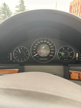 Mercedes-Benz E 220, снимка 3