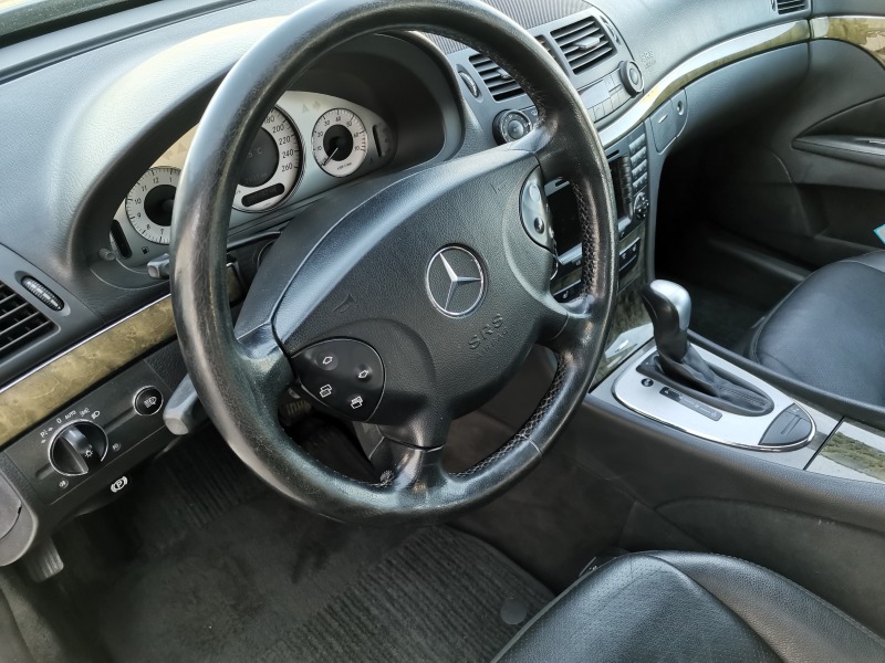 Mercedes-Benz E 280 4matic TOП, снимка 8 - Автомобили и джипове - 46323573
