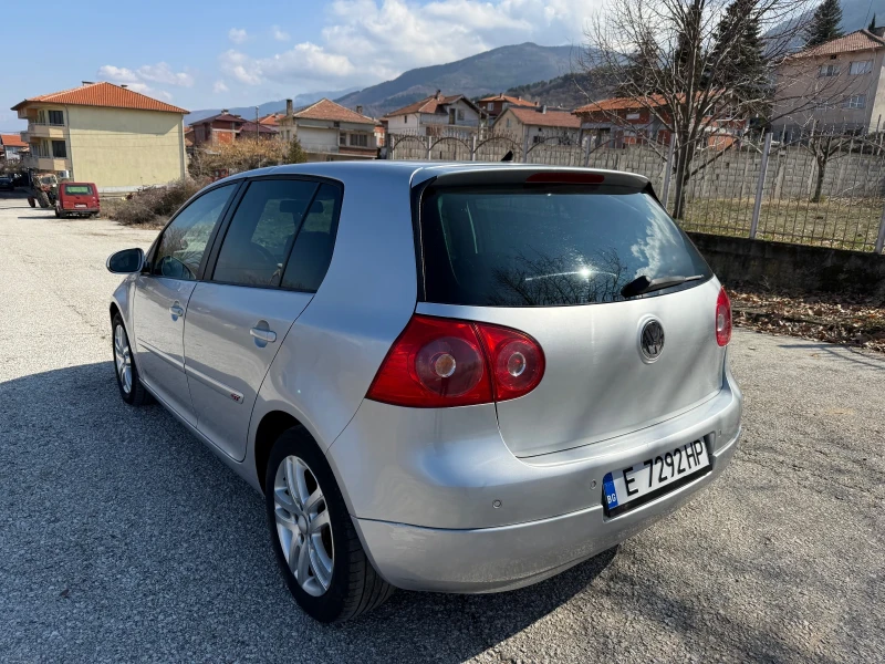 VW Golf 1.9 105кс 6ск, снимка 8 - Автомобили и джипове - 49350964