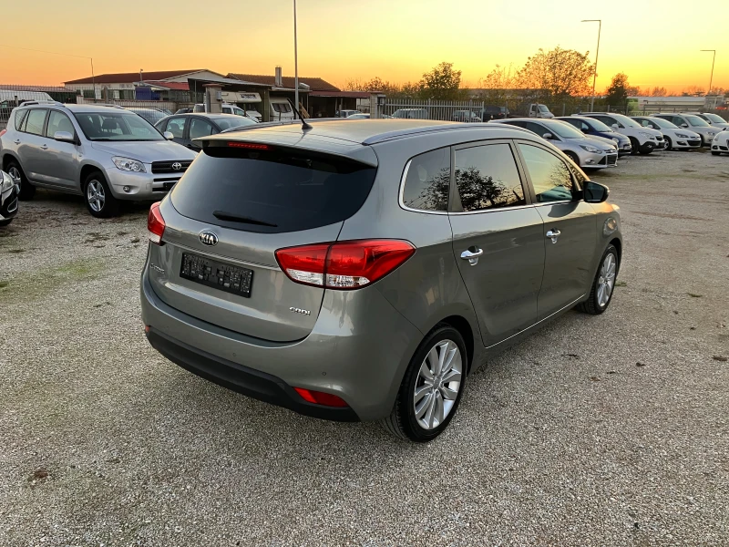 Kia Carens 1.7CRDi -7местен, снимка 7 - Автомобили и джипове - 52416277