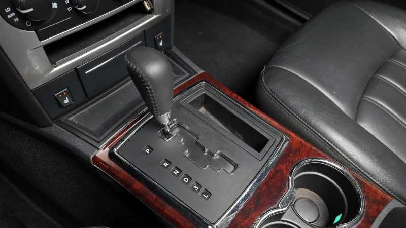 Chrysler 300c 2.7 autogeorge.com, снимка 9 - Автомобили и джипове - 53322169