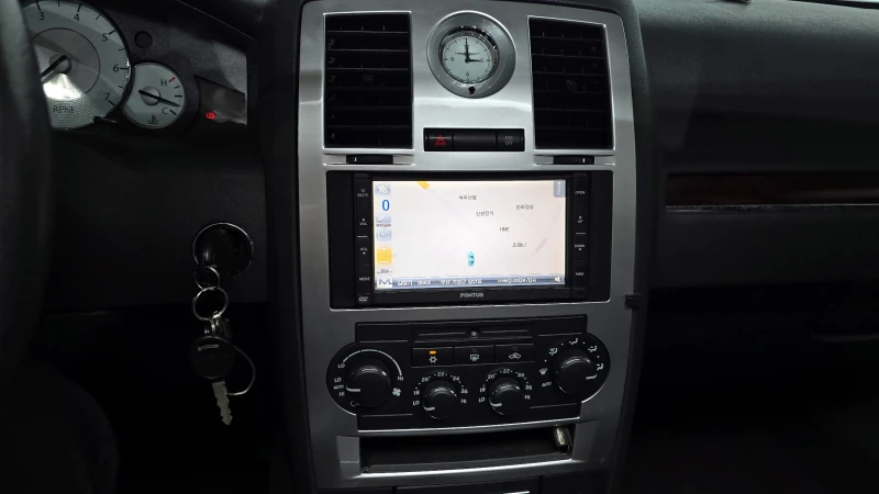 Chrysler 300c 2.7 autogeorge.com, снимка 16 - Автомобили и джипове - 53322169