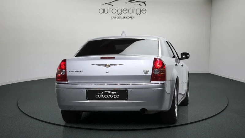 Chrysler 300c 2.7 autogeorge.com, снимка 4 - Автомобили и джипове - 53322169