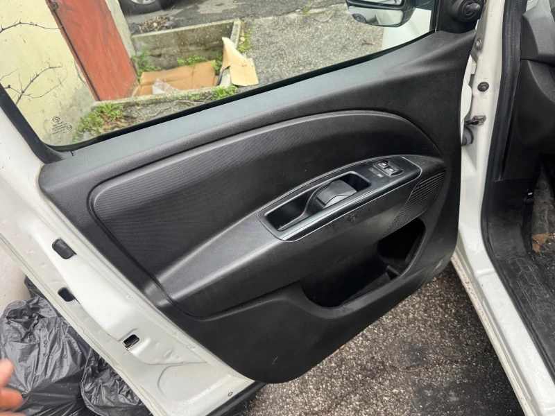 Opel Combo MAXI* 1.4i 120hp* 5.2016г* КЛИМА* СОБСТВЕН ЛИЗИНГ, снимка 9 - Автомобили и джипове - 53448166