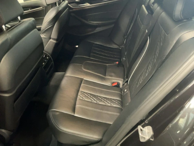BMW 530 xDrive M-Sport Full, снимка 11 - Автомобили и джипове - 53579838