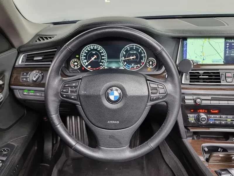 BMW 740 Li, снимка 14 - Автомобили и джипове - 54220188