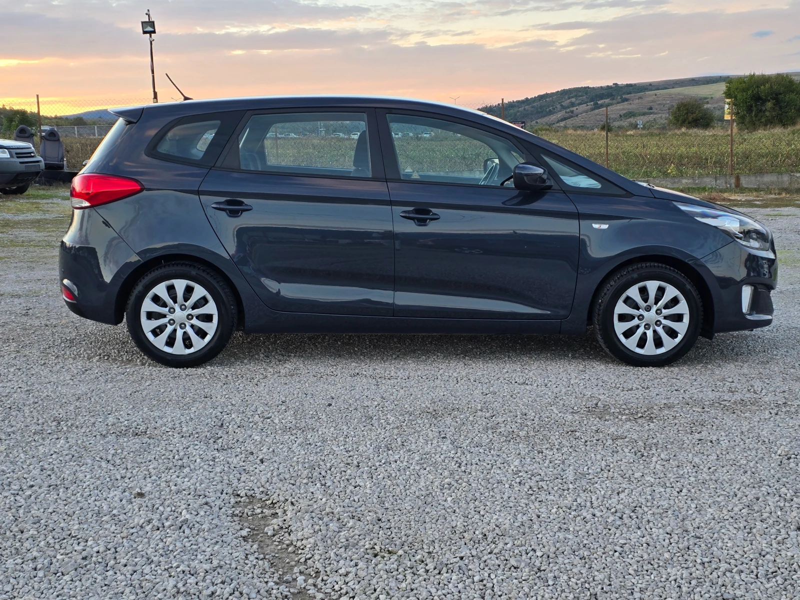 Kia Carens 1.6 i / 6+ 1 - изображение 4