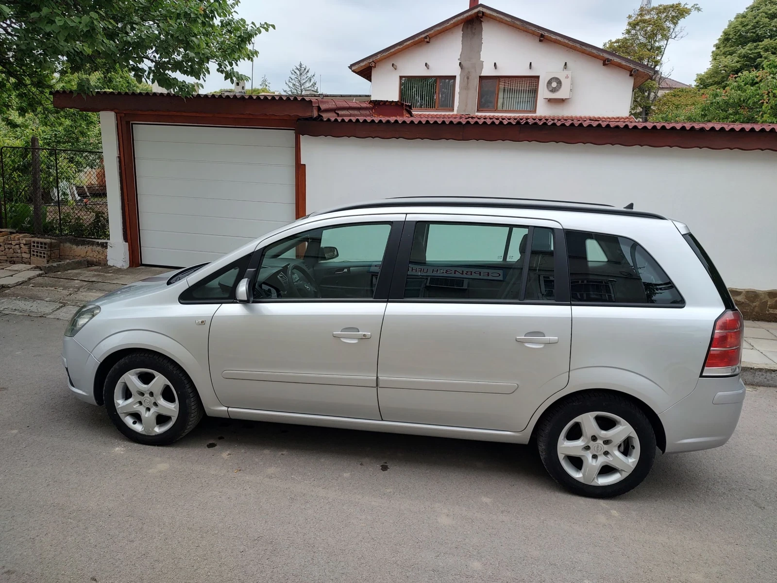 Opel Zafira Здрава и Запазена 1.9CDTI /4 НОВИ ГУМИ - изображение 4