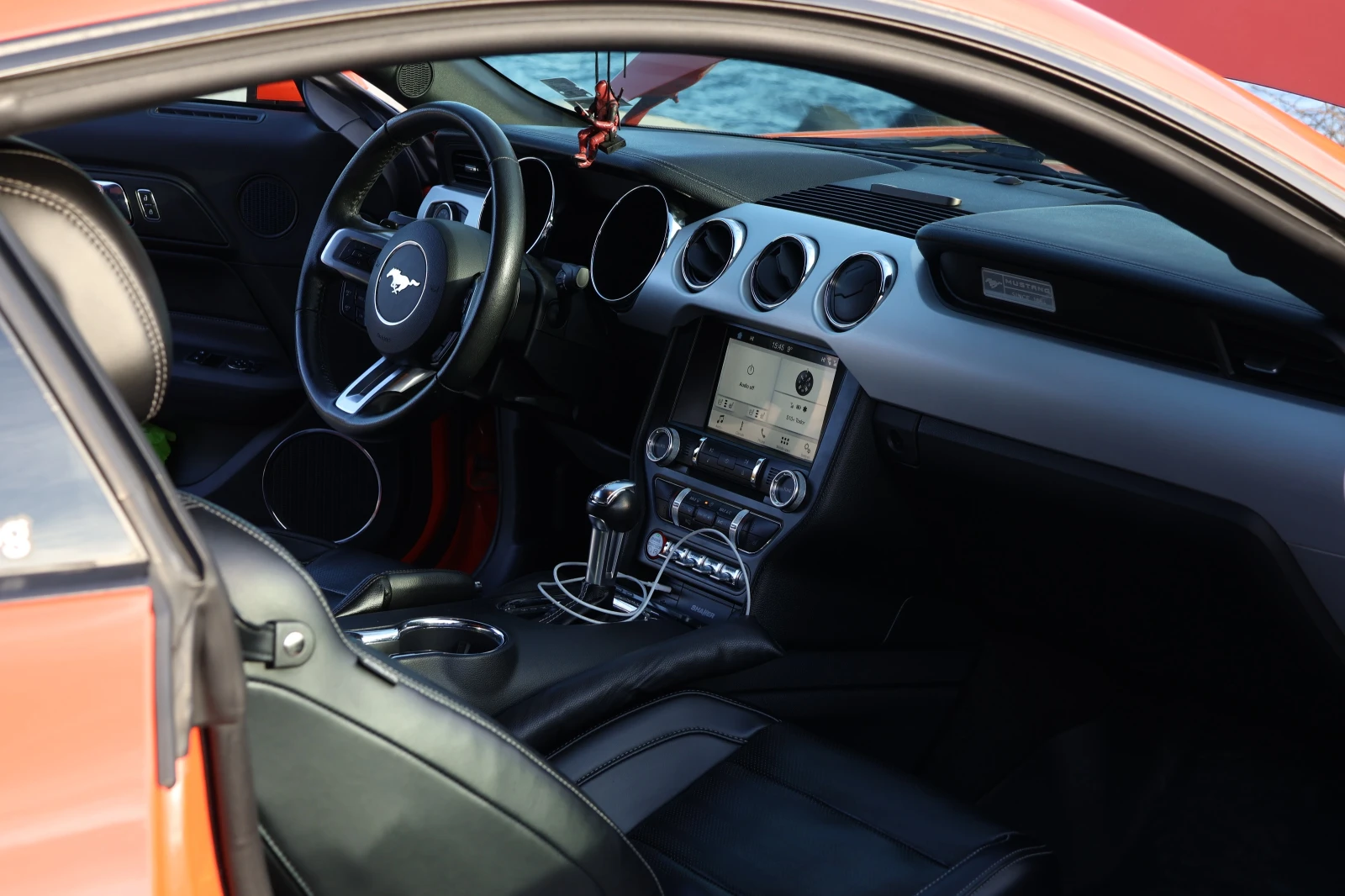 Ford Mustang  - изображение 10