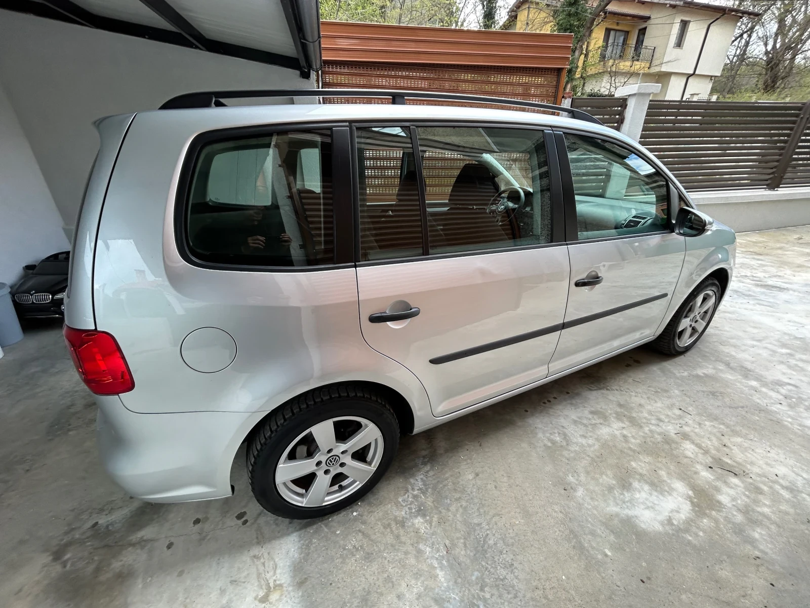 VW Touran 1.6tdi - изображение 8