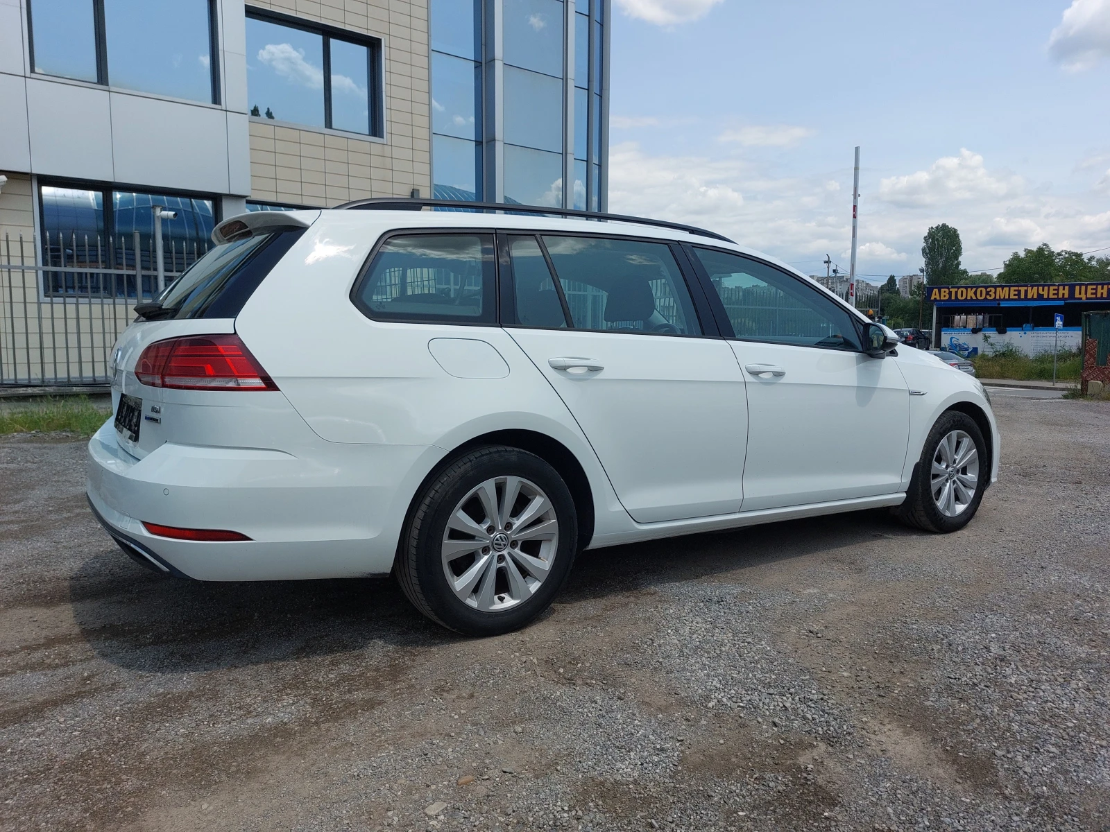 VW Golf 1.4TGI БЕНЗИН-МЕТАН SPORTSCOMBI ДИСТРОНИК CARPLAY - изображение 6
