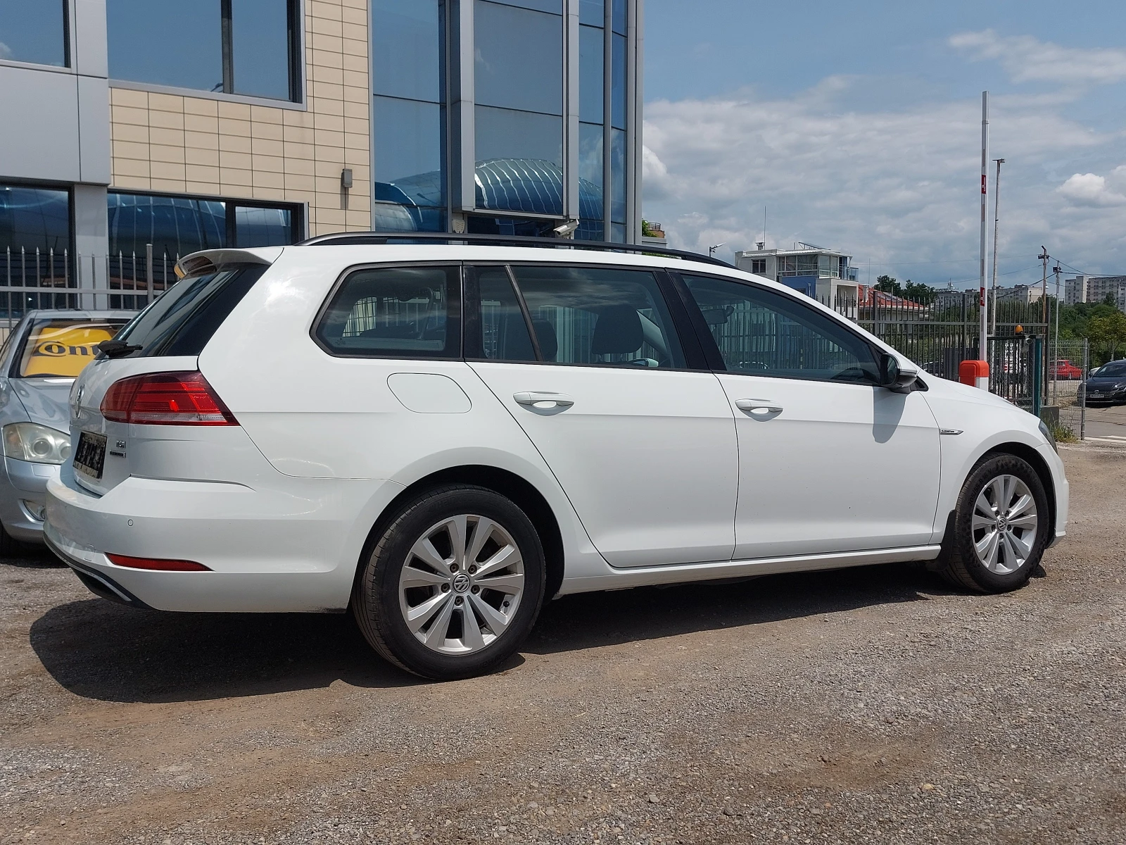 VW Golf 1.4TGI БЕНЗИН-МЕТАН SPORTSCOMBI ДИСТРОНИК CARPLAY - изображение 5