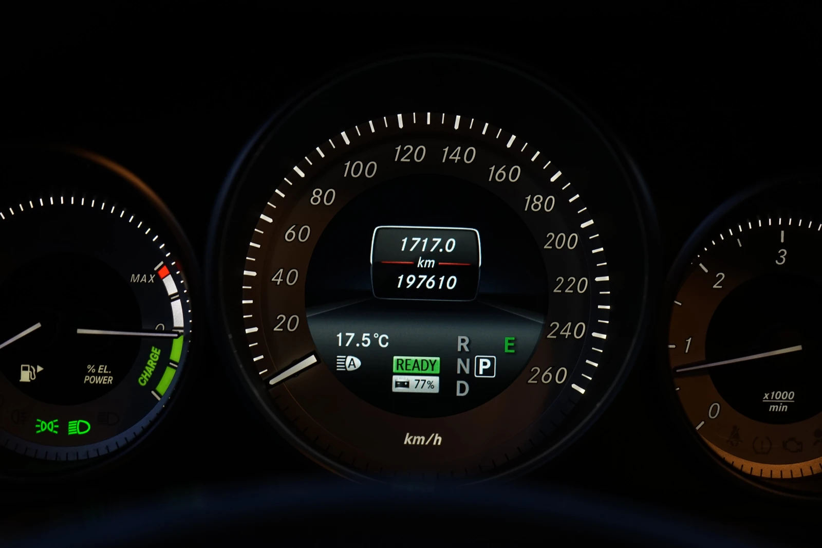 Mercedes-Benz E 350  - изображение 6