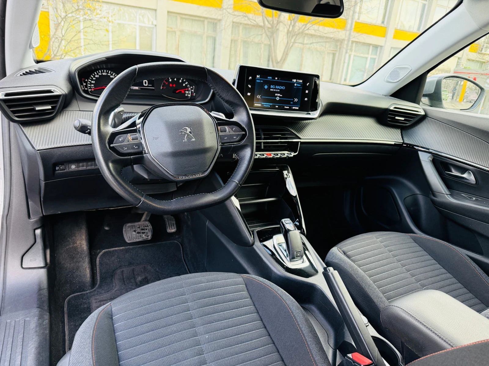 Peugeot 2008 Automatic 1.2 PURETECH S&S ACTIVE / Реални КМ - изображение 10