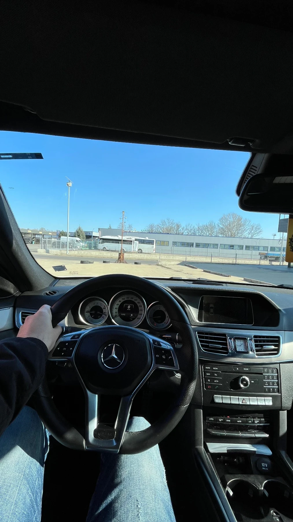 Mercedes-Benz E 220 АМГ ПАКЕТ - изображение 9