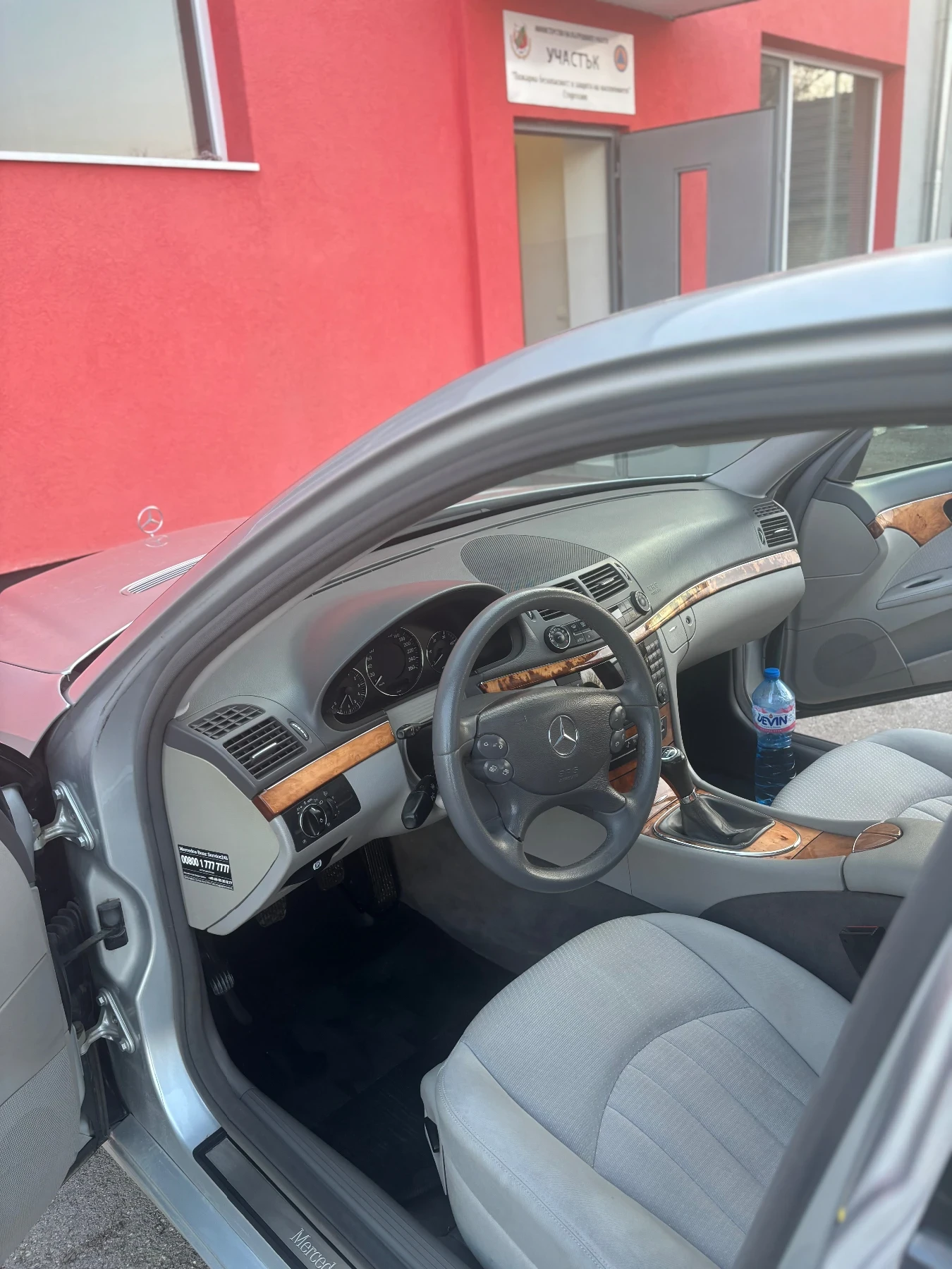 Mercedes-Benz E 220, снимка 13 - Автомобили и джипове - 54042311