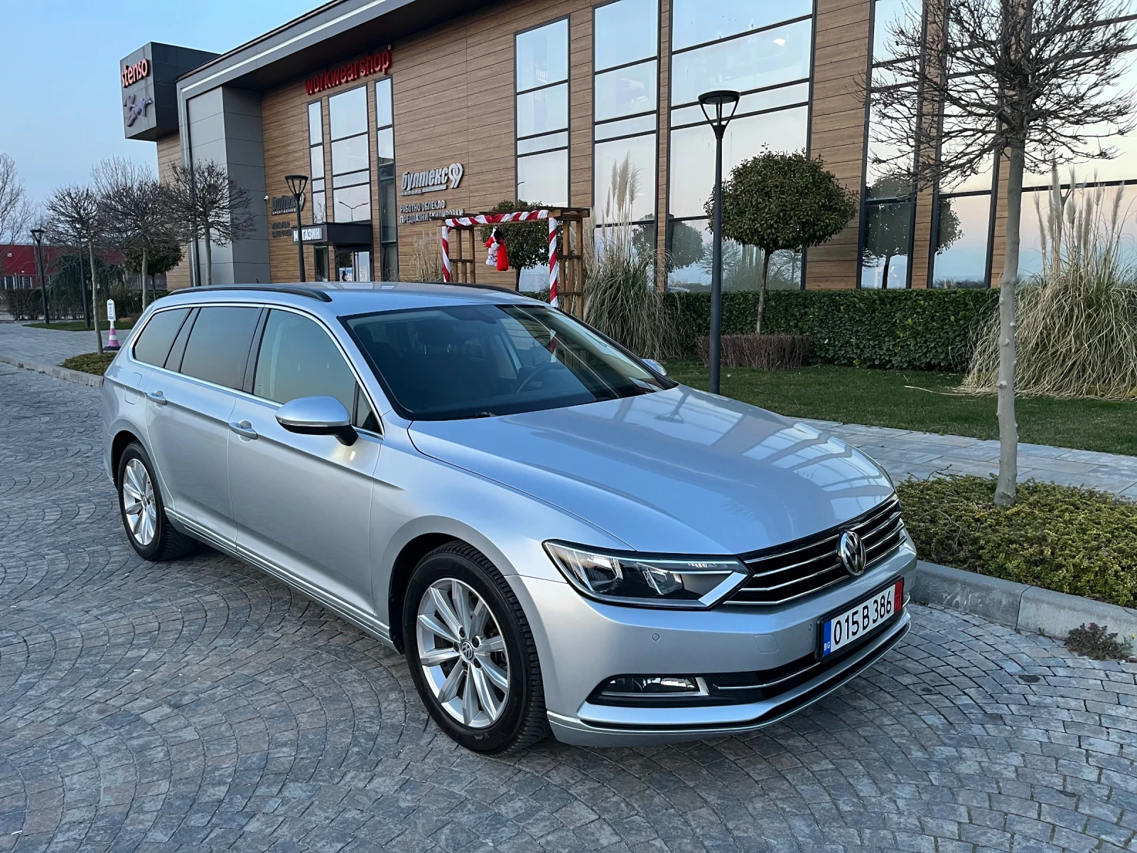 VW Passat 2.0TDI* 150к.с.* Е6C* Навигация* Дистроник* Перфек, снимка 6 - Автомобили и джипове - 53868547