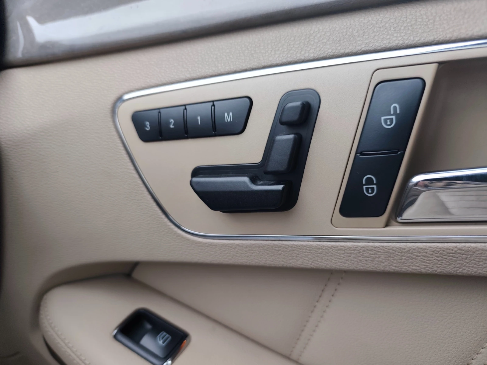 Mercedes-Benz E 350 AMG СЕДАН, снимка 13 - Автомобили и джипове - 54479039
