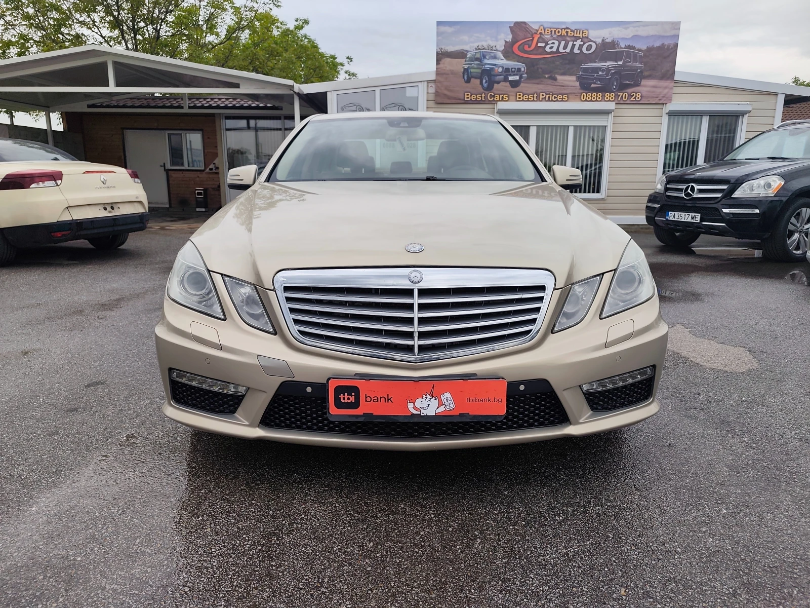 Mercedes-Benz E 350 AMG СЕДАН, снимка 8 - Автомобили и джипове - 54479039
