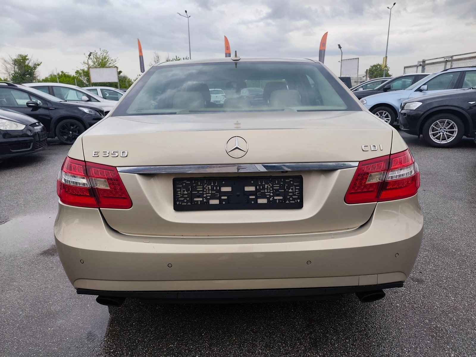 Mercedes-Benz E 350 AMG СЕДАН, снимка 4 - Автомобили и джипове - 54479039