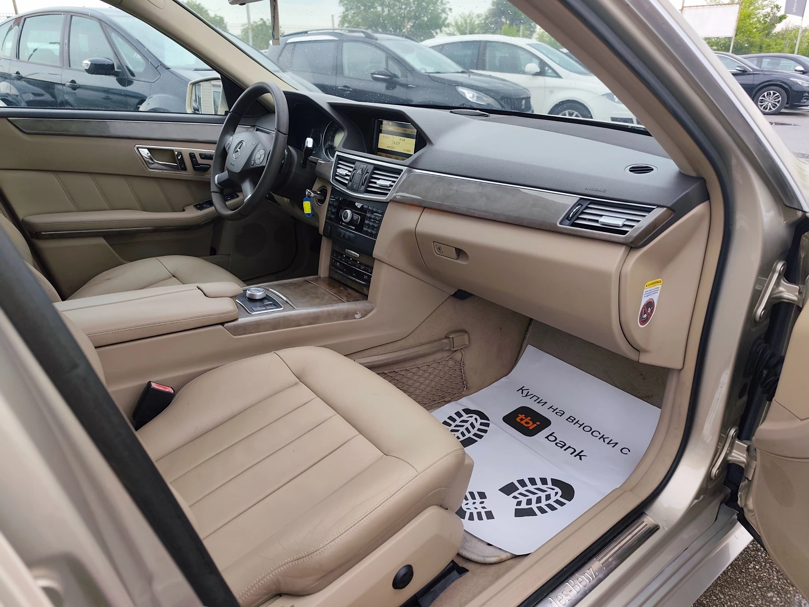 Mercedes-Benz E 350 AMG СЕДАН, снимка 12 - Автомобили и джипове - 54479039