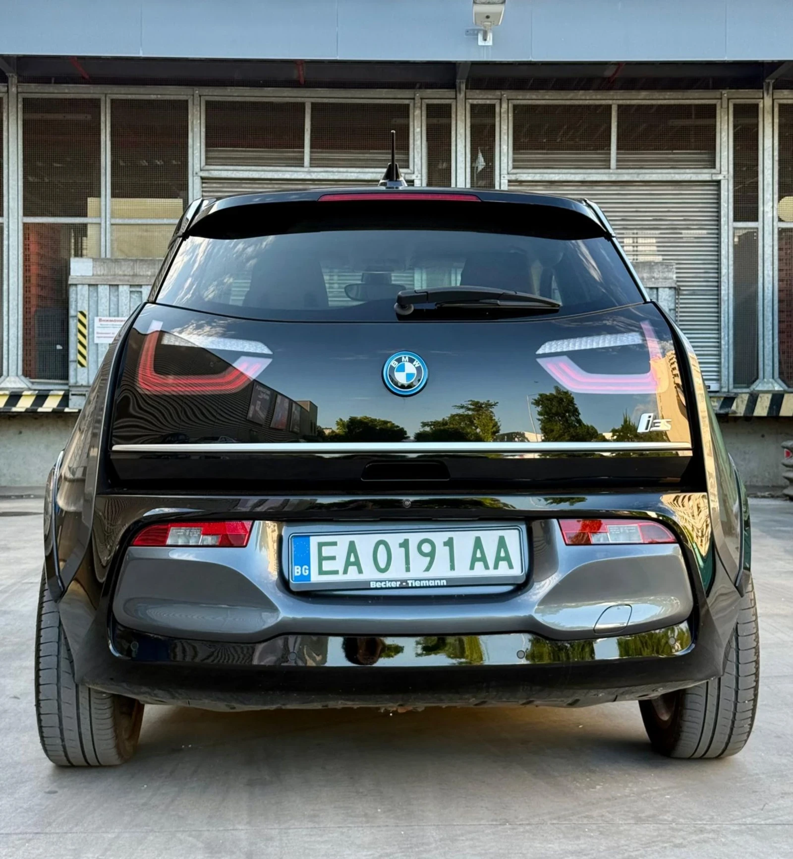 BMW i3 S/120 Ah/LED/NAV, снимка 9 - Автомобили и джипове - 54692447
