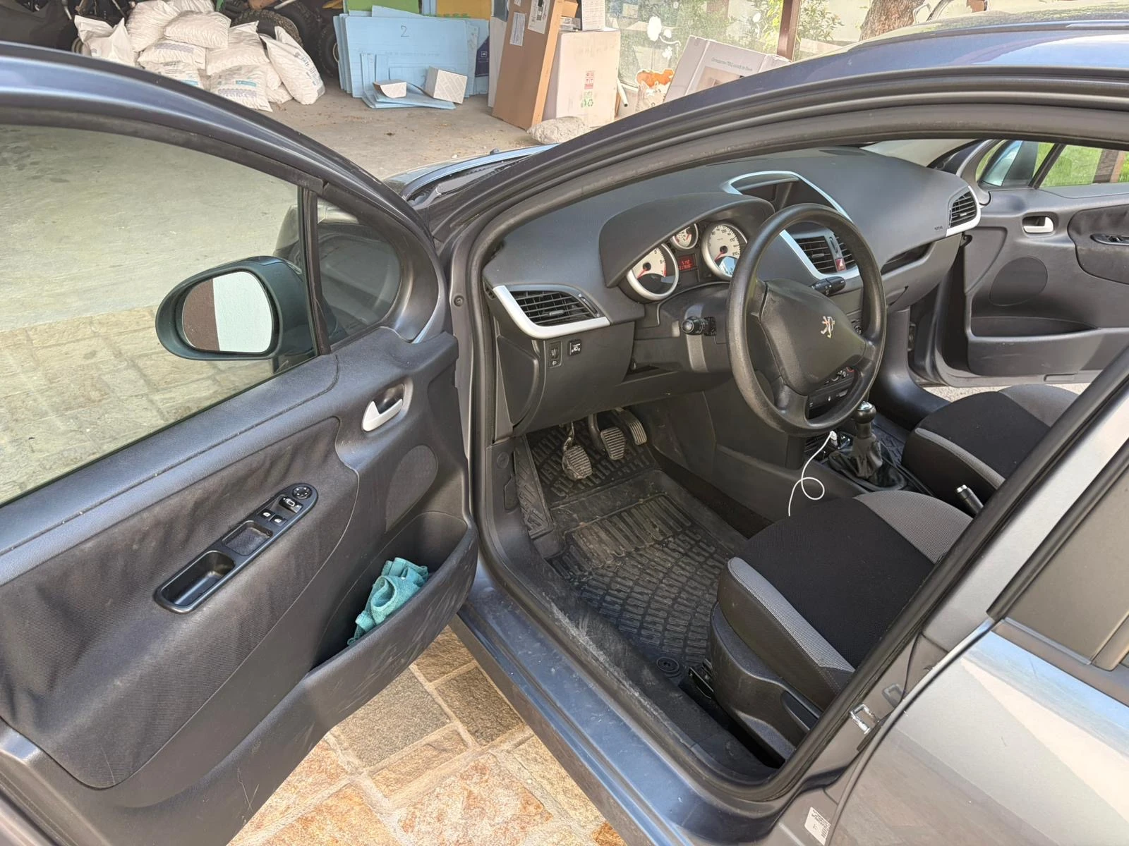Peugeot 207 1.4.16v metan, снимка 5 - Автомобили и джипове - 54786722