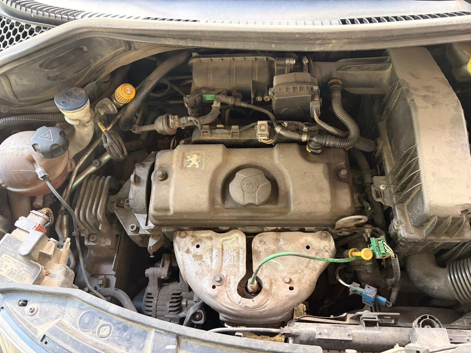Peugeot 207 1.4.16v metan, снимка 6 - Автомобили и джипове - 54786722